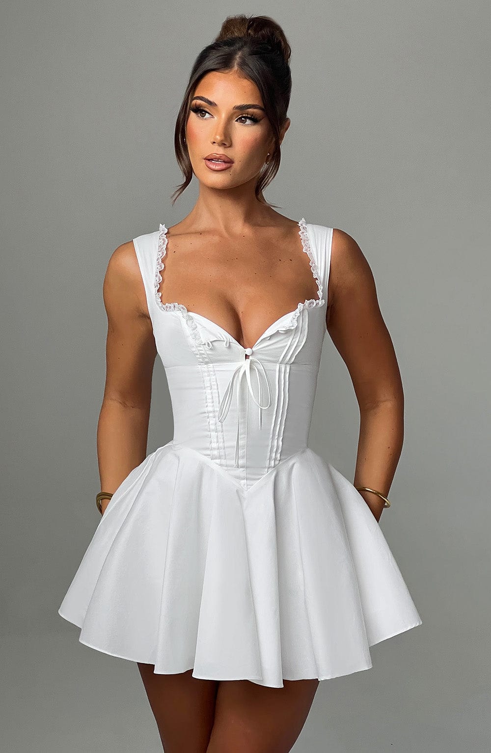 Vestido Mini Marfil Romántico Corsé Antonela