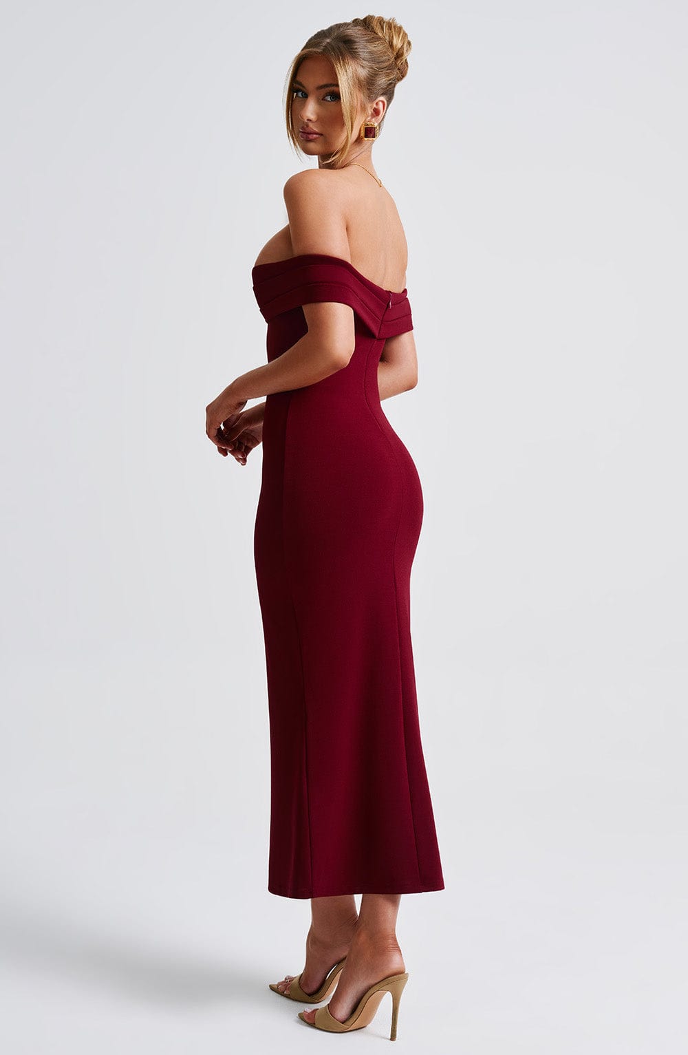 Vestido Midi Borgoña Halter Crepé Beca