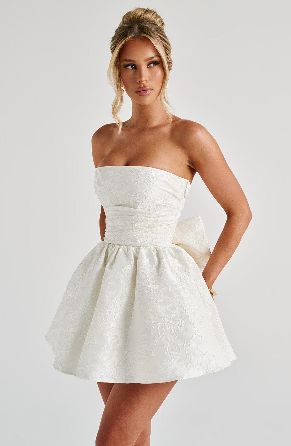 Vestido Mini Marfil Jacquard Lazo Marta