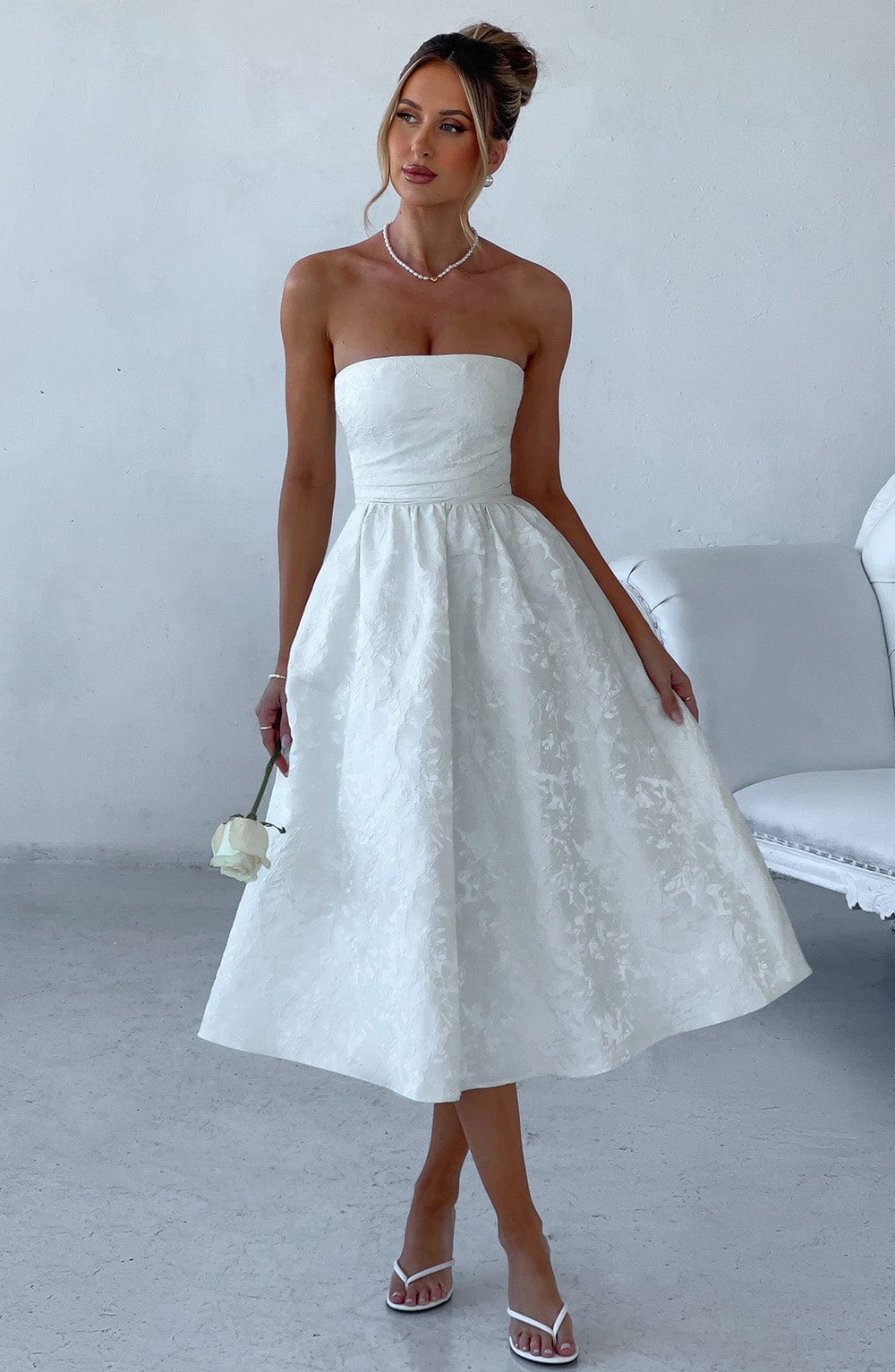 Vestido Midi Marfil Jacquard Corsé Sara