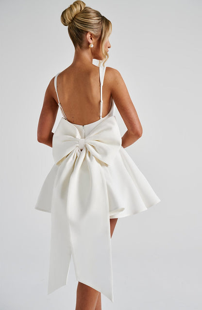 Vestido Mini Marfil Círculo Corsé Rita