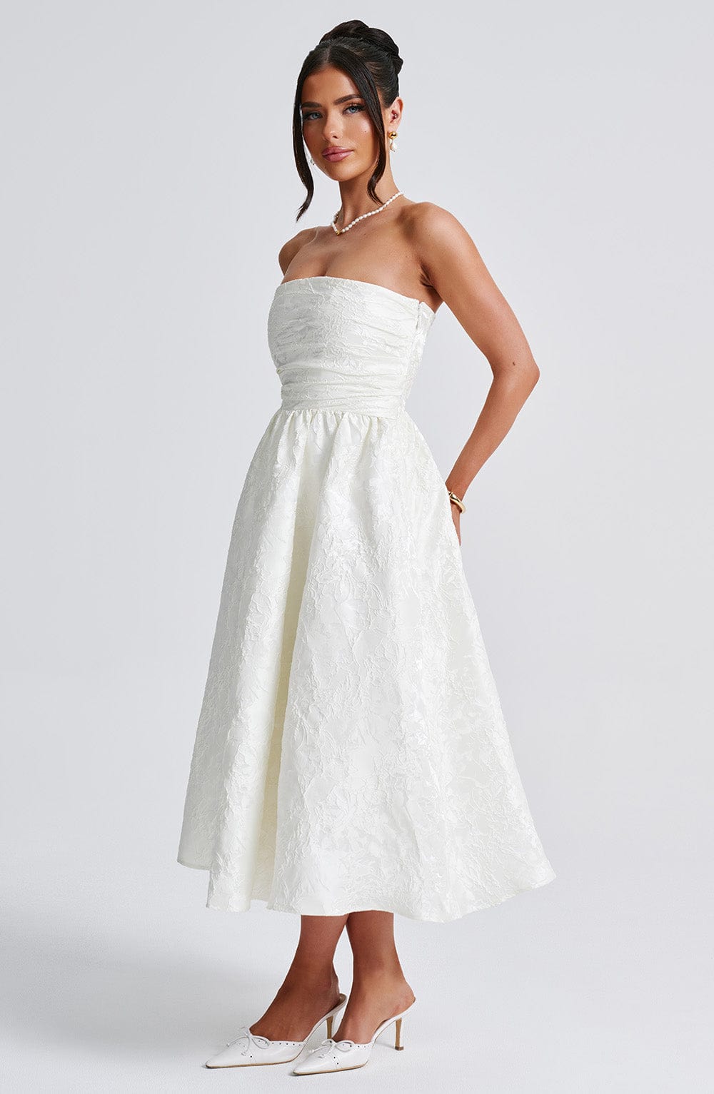Vestido Midi Marfil Jacquard Corsé Sara