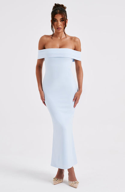 Vestido Midi Azul Halter Crepé Beca