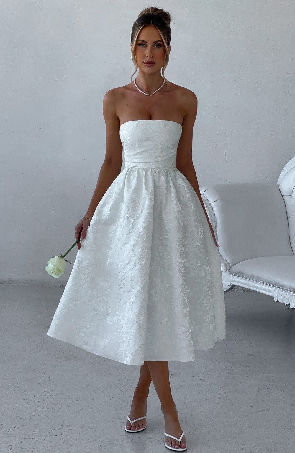 Vestido Midi Marfil Jacquard Corsé Sara