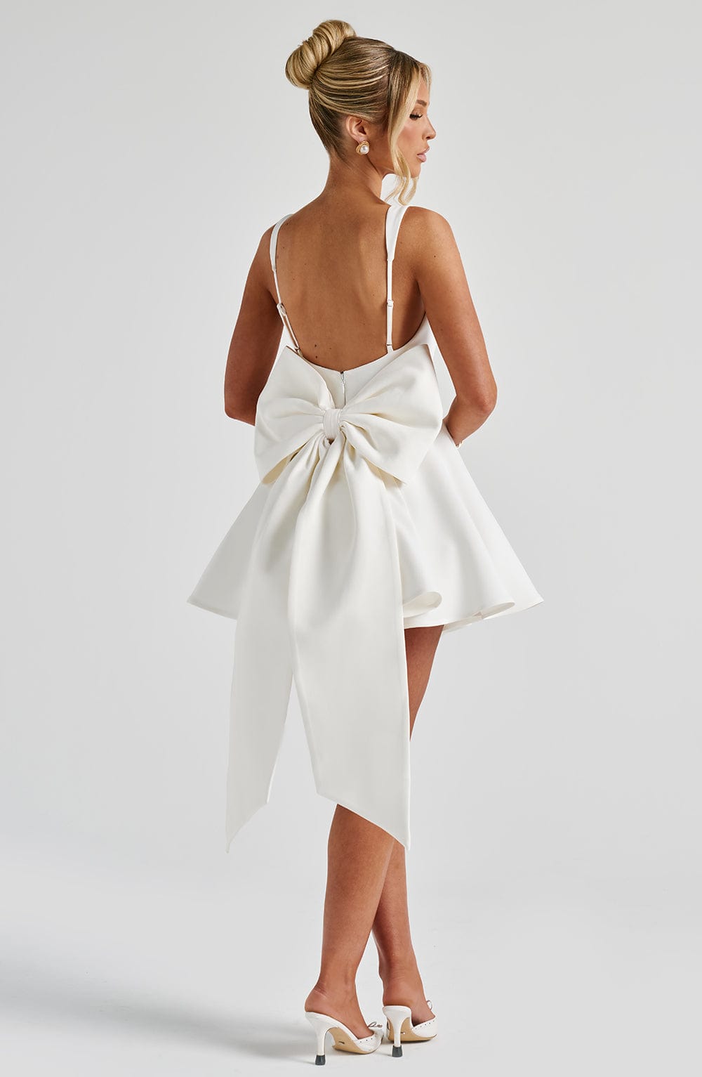 Vestido Mini Marfil Círculo Corsé Rita