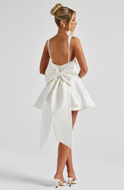 Vestido Mini Marfil Círculo Corsé Rita