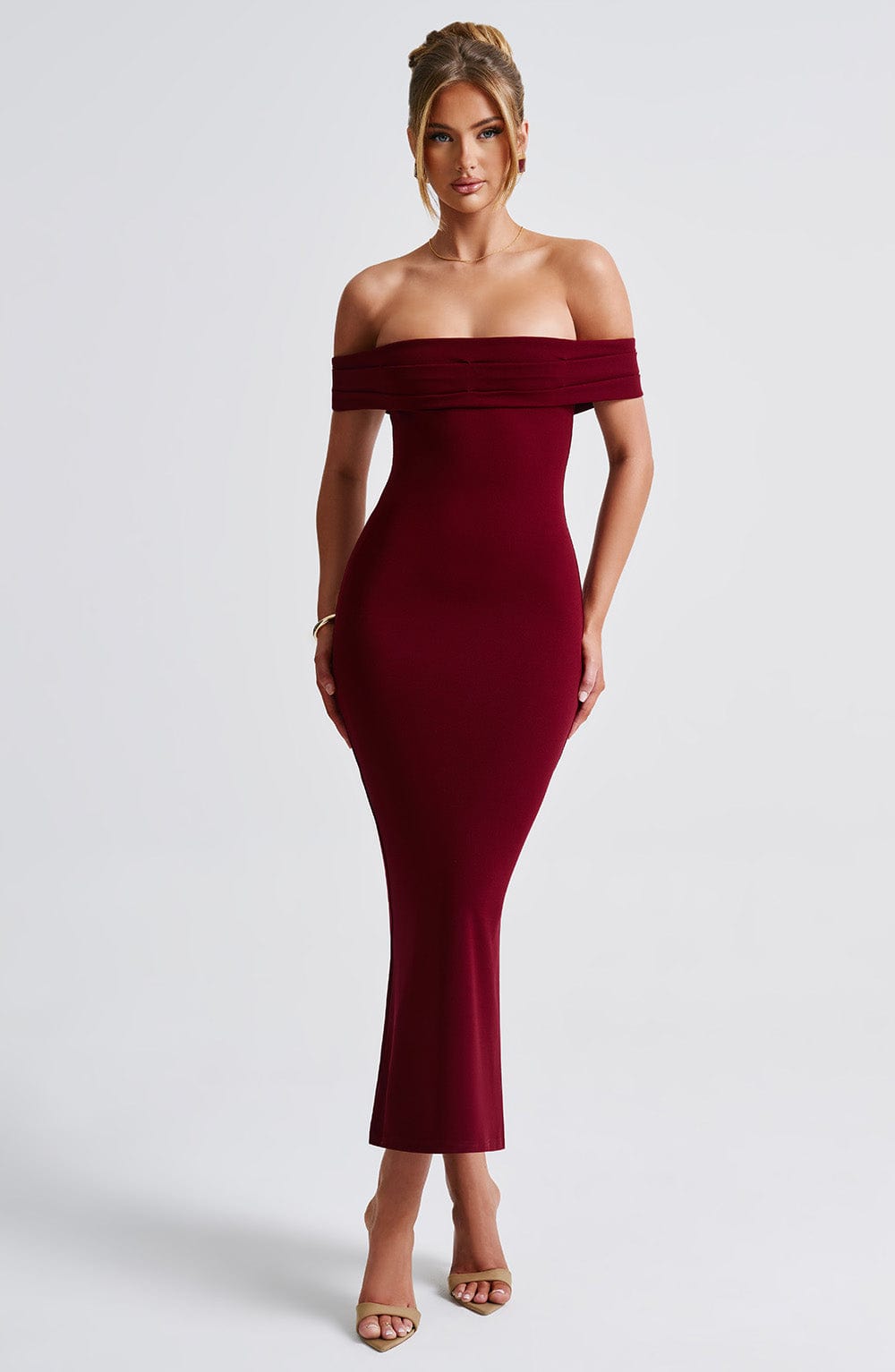 Vestido Midi Borgoña Halter Crepé Beca