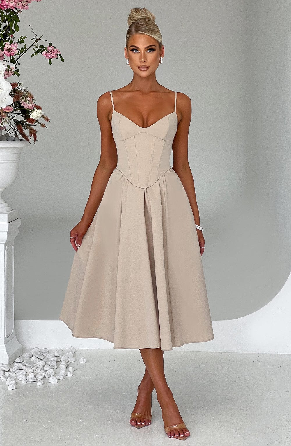 Vestido Midi Beige Voilé Corsé Camila