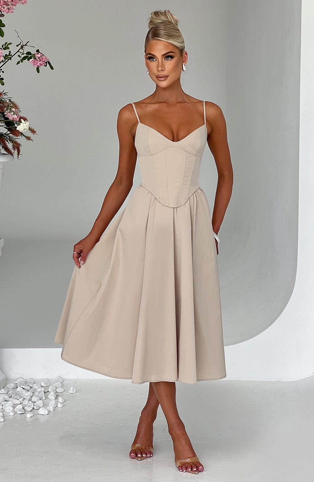 Vestido Midi Beige Voilé Corsé Camila