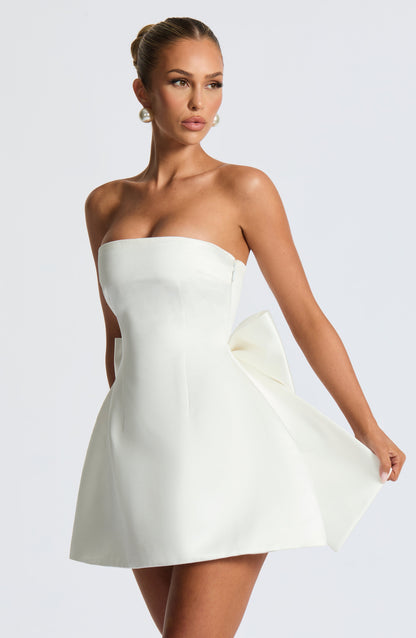 Vestido Corto Marfil Lazo Maria