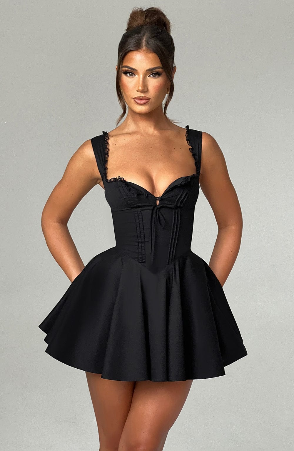 Vestido Mini Negro Corsé Lazo Antonela
