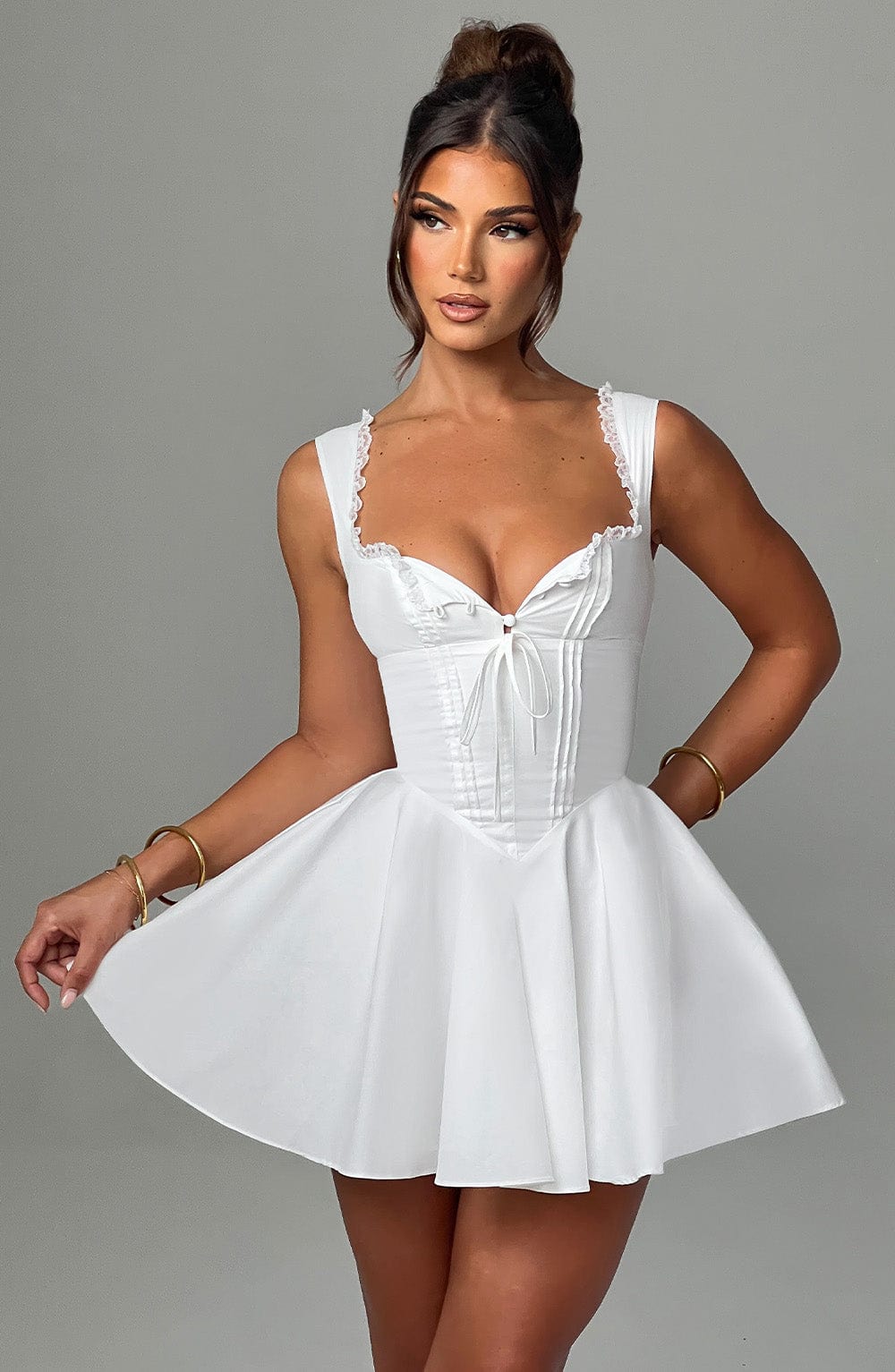 Vestido Mini Marfil Romántico Corsé Antonela