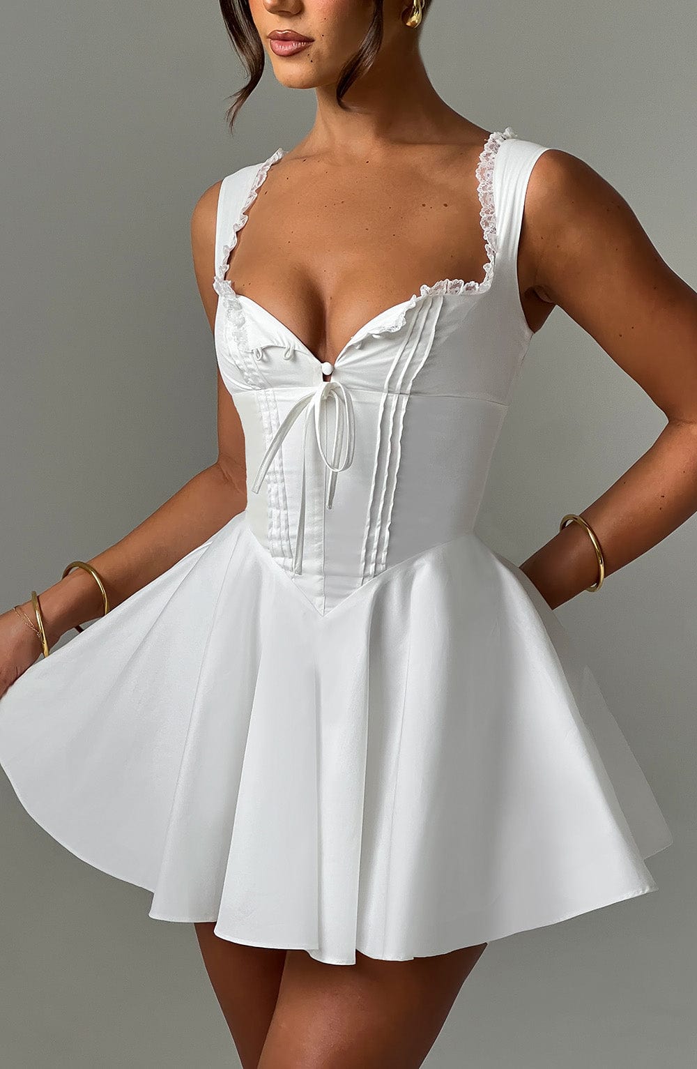 Vestido Mini Marfil Romántico Corsé Antonela