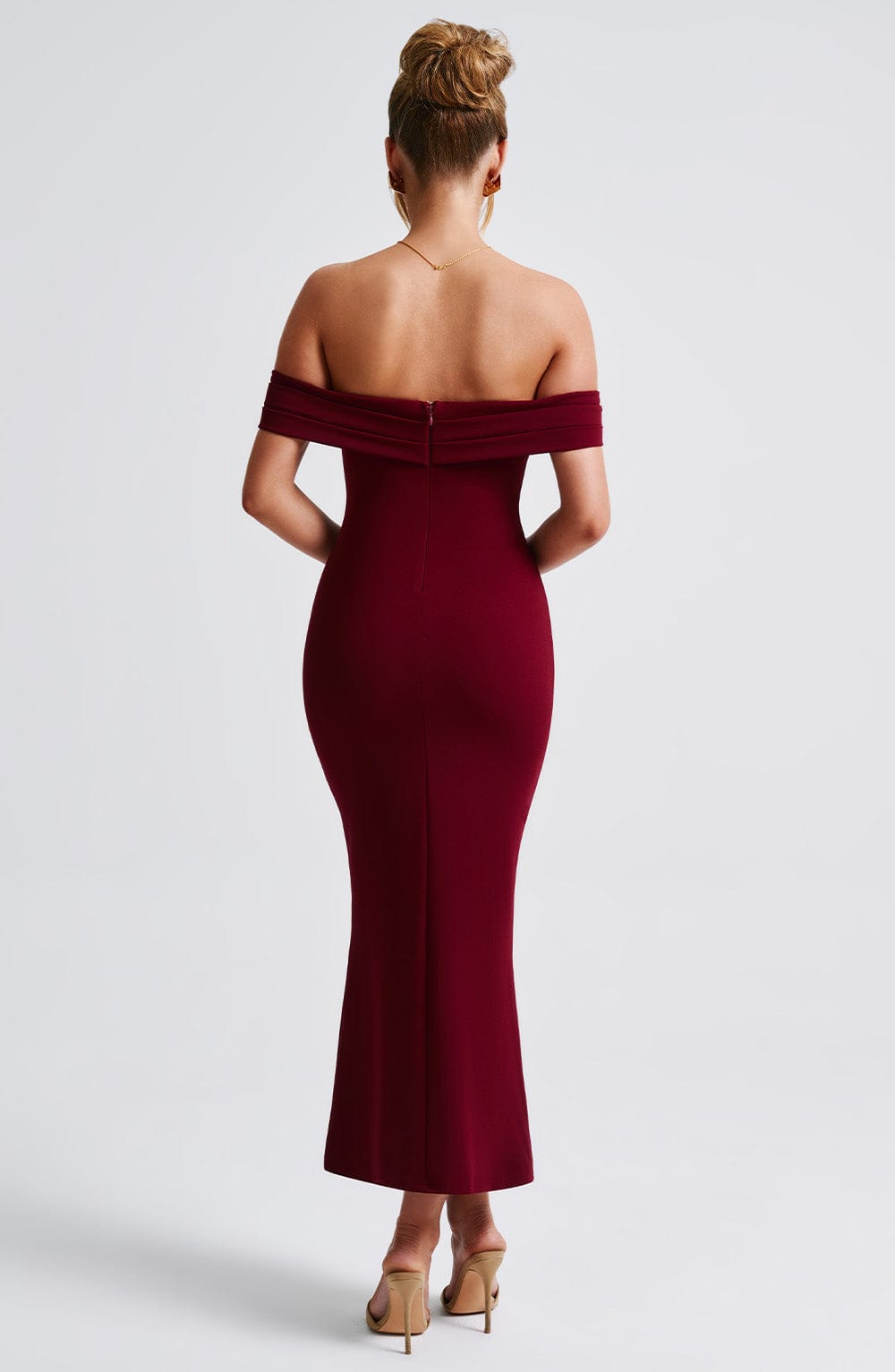 Vestido Midi Borgoña Halter Crepé Beca