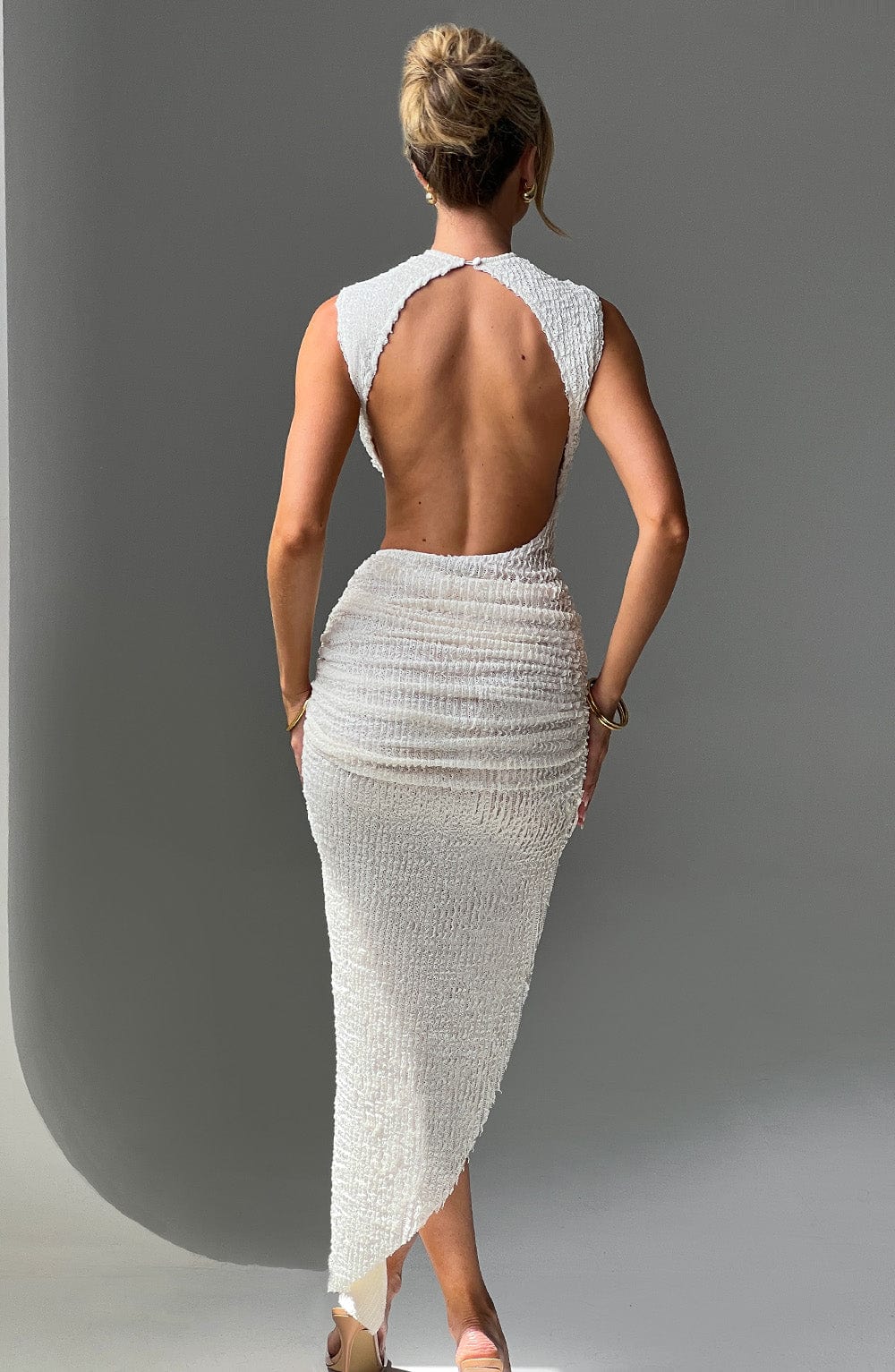 Vestido Midi Marfil Escote Corazón Afrodita