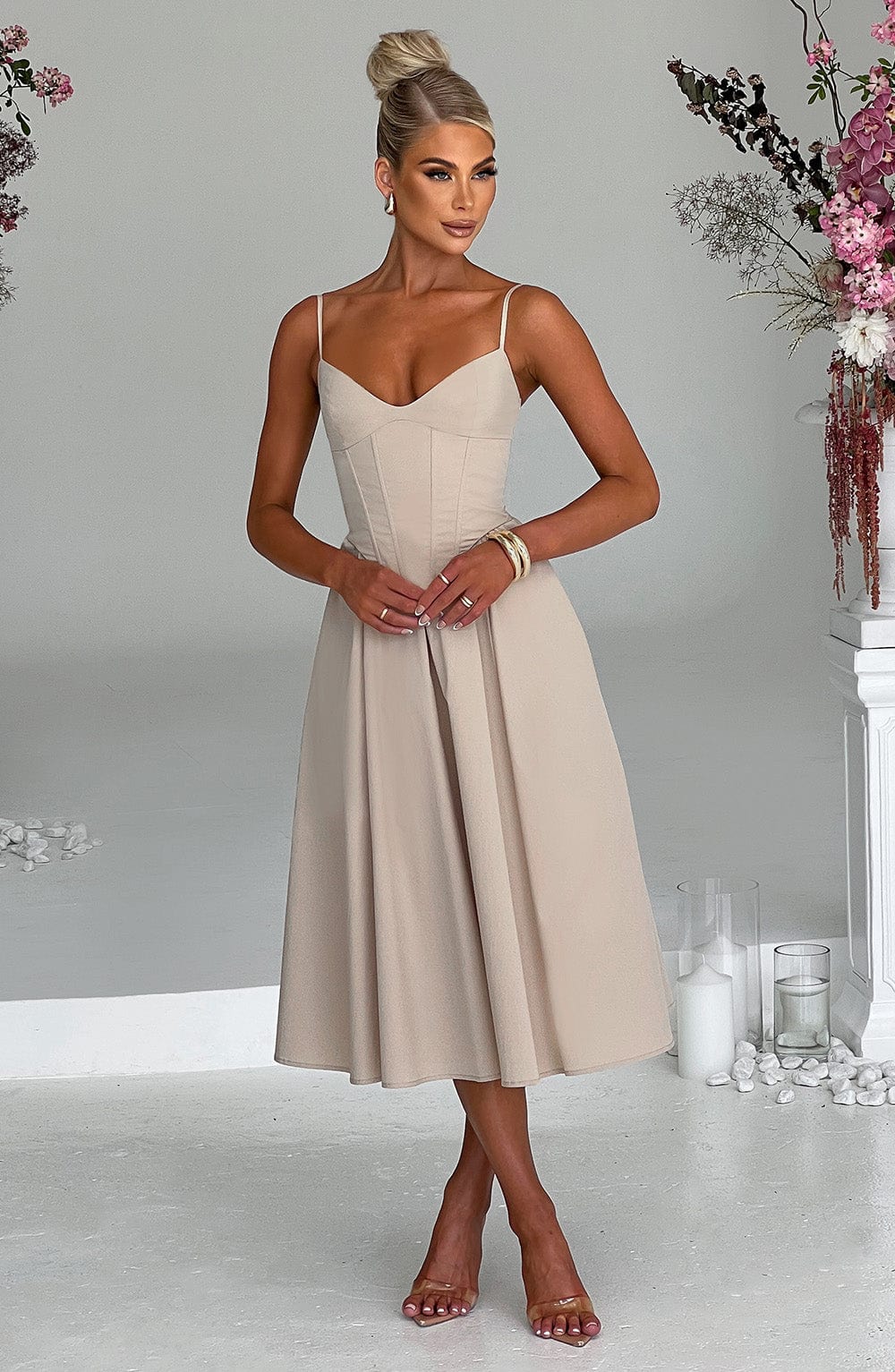 Vestido Midi Beige Voilé Corsé Camila