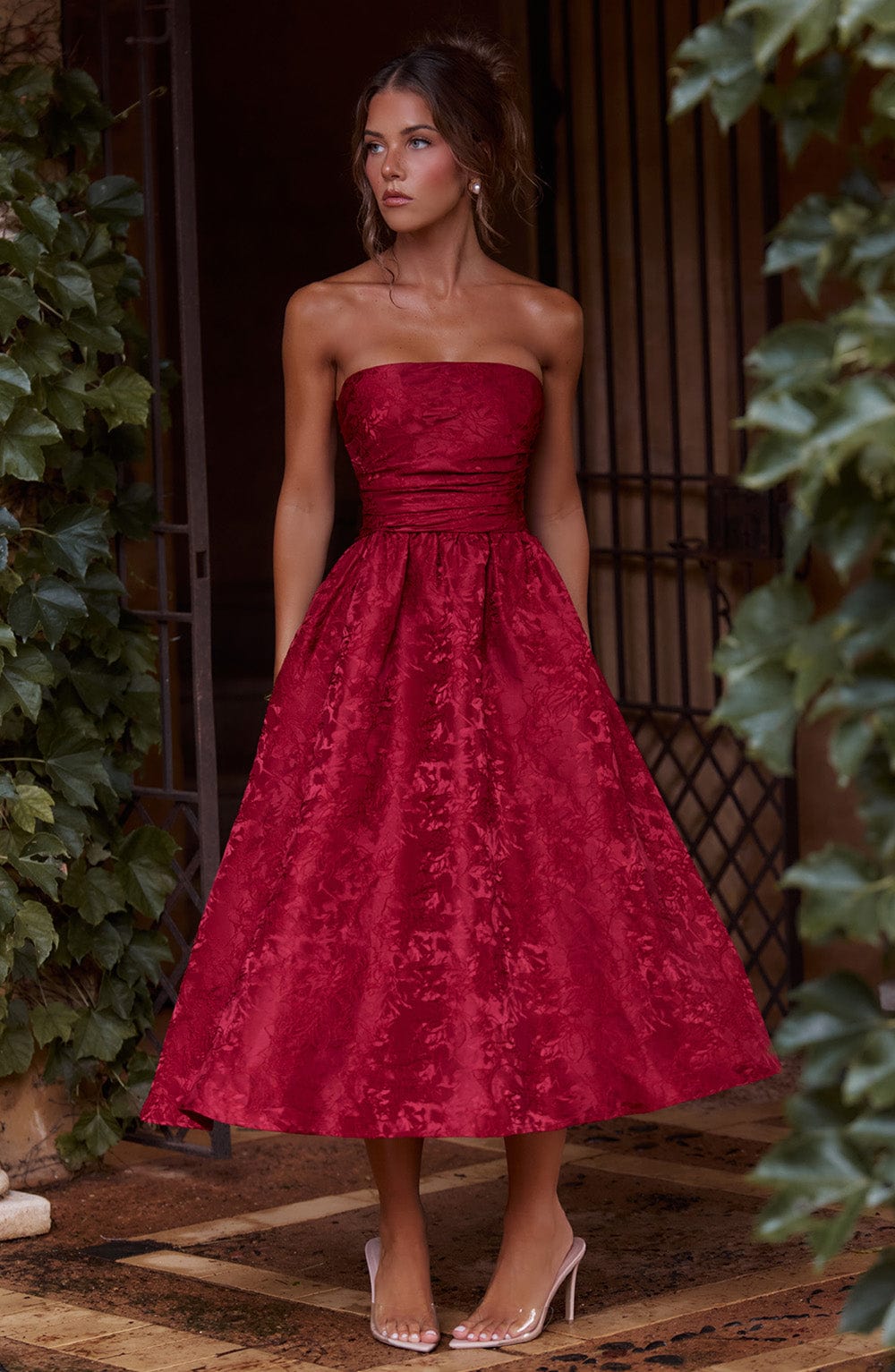 Vestido Midi Rojo Jacquard Corsé Sara
