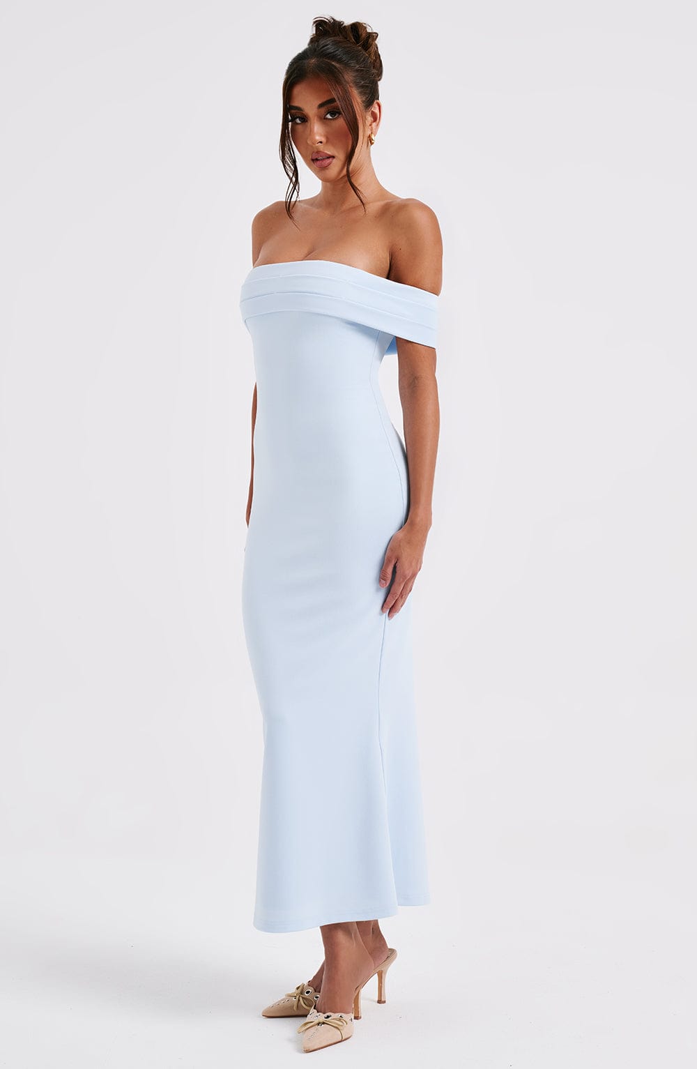 Vestido Midi Azul Halter Crepé Beca