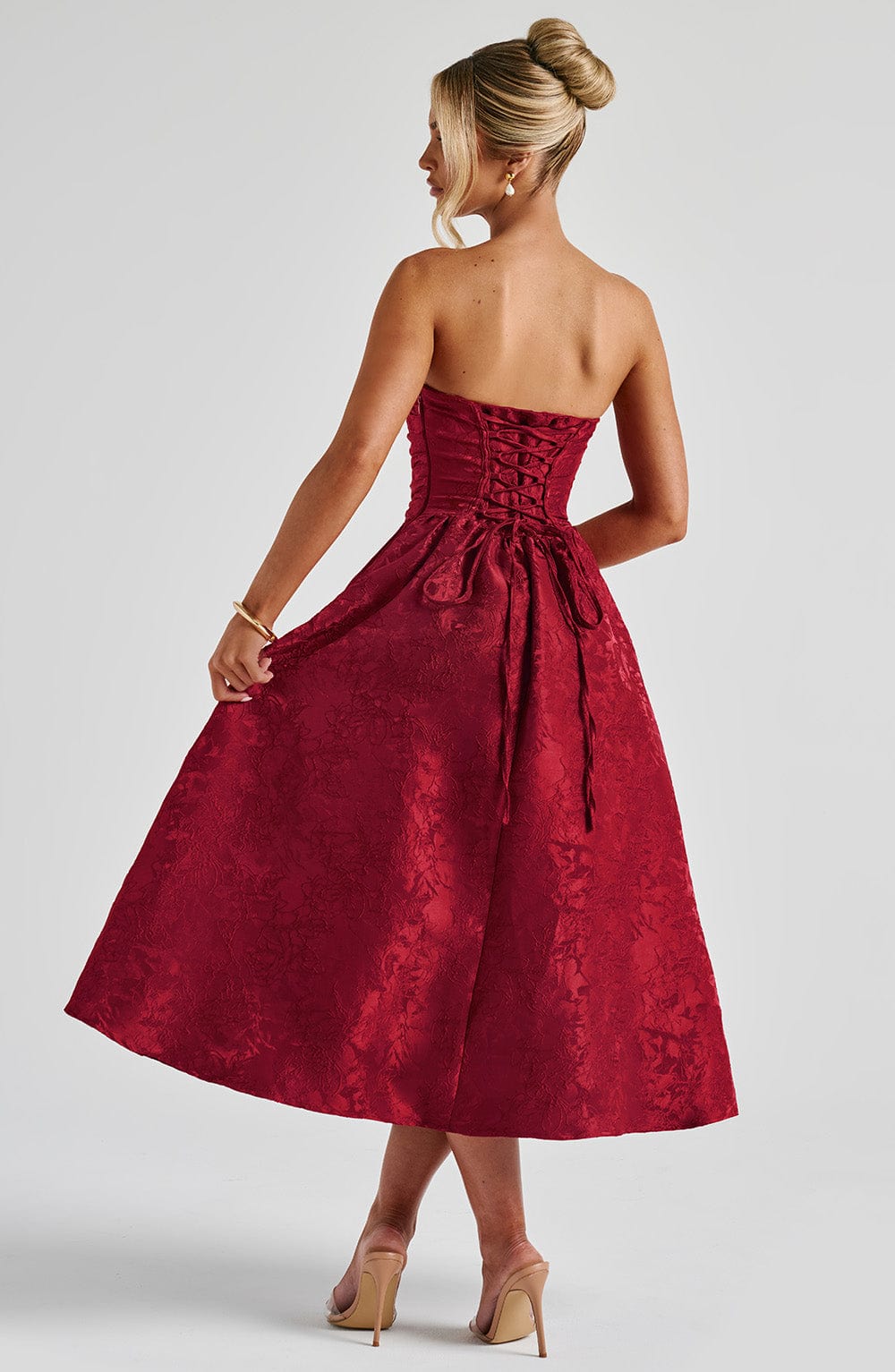 Vestido Midi Rojo Jacquard Corsé Sara