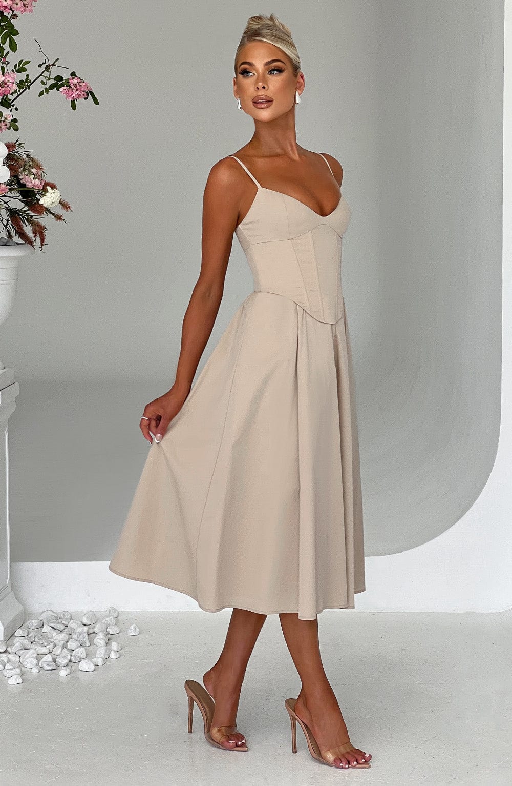 Vestido Midi Beige Voilé Corsé Camila