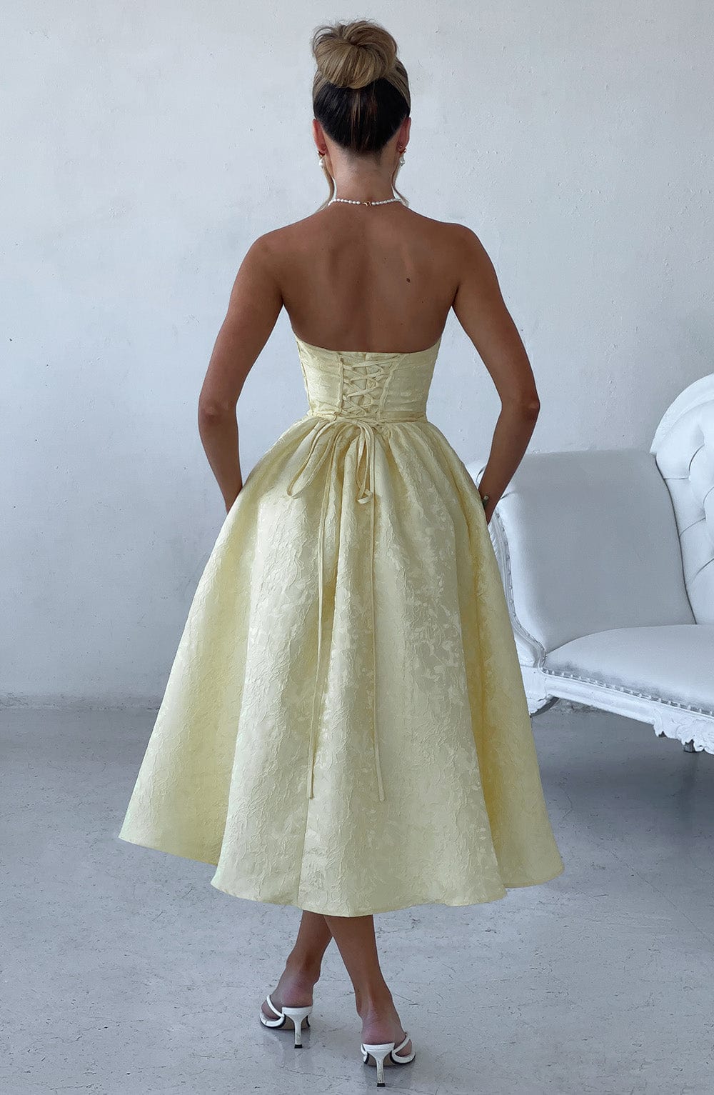 Vestido Midi Amarillo Jacquard Corsé Sara