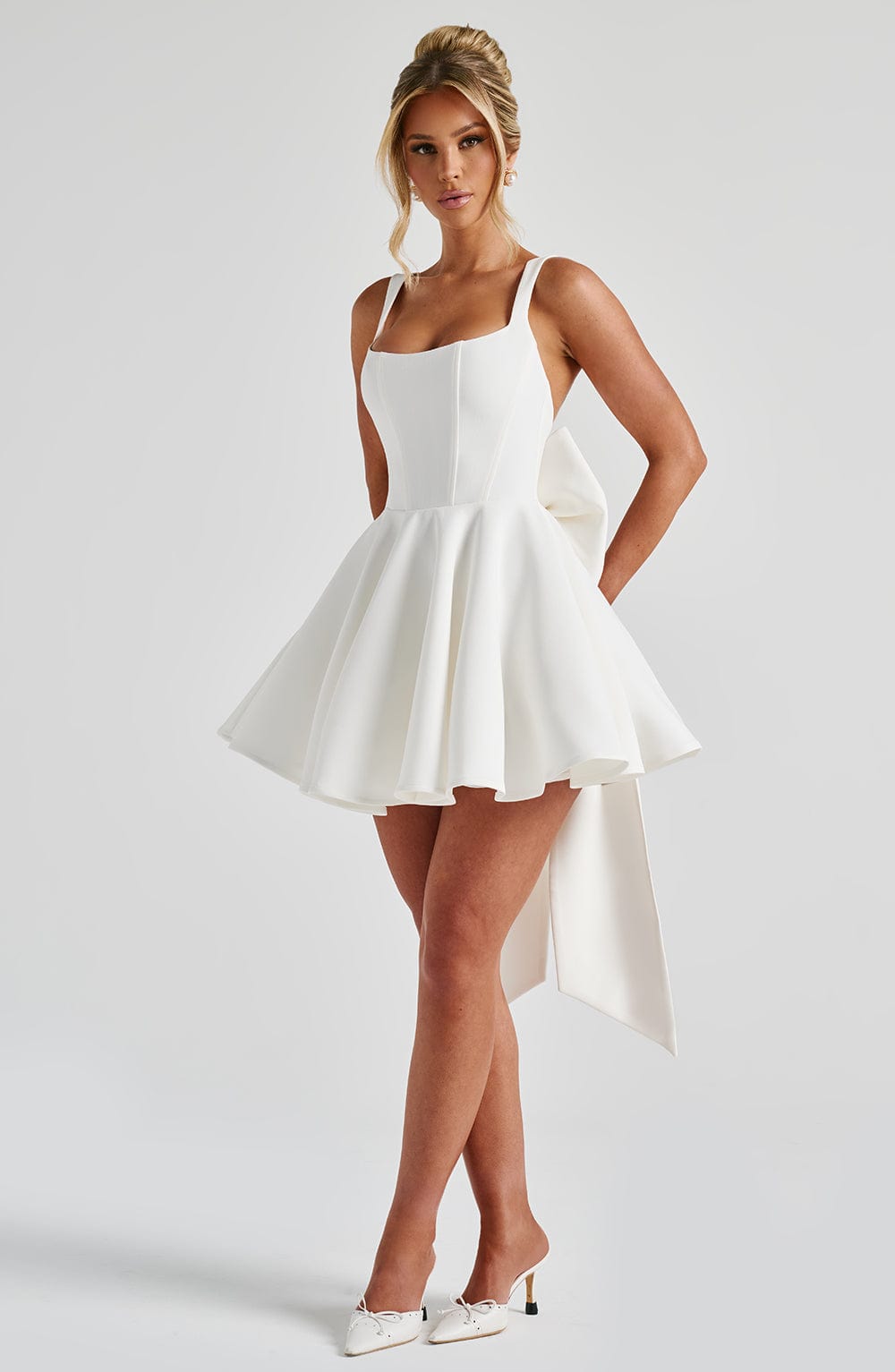 Vestido Mini Marfil Círculo Corsé Rita