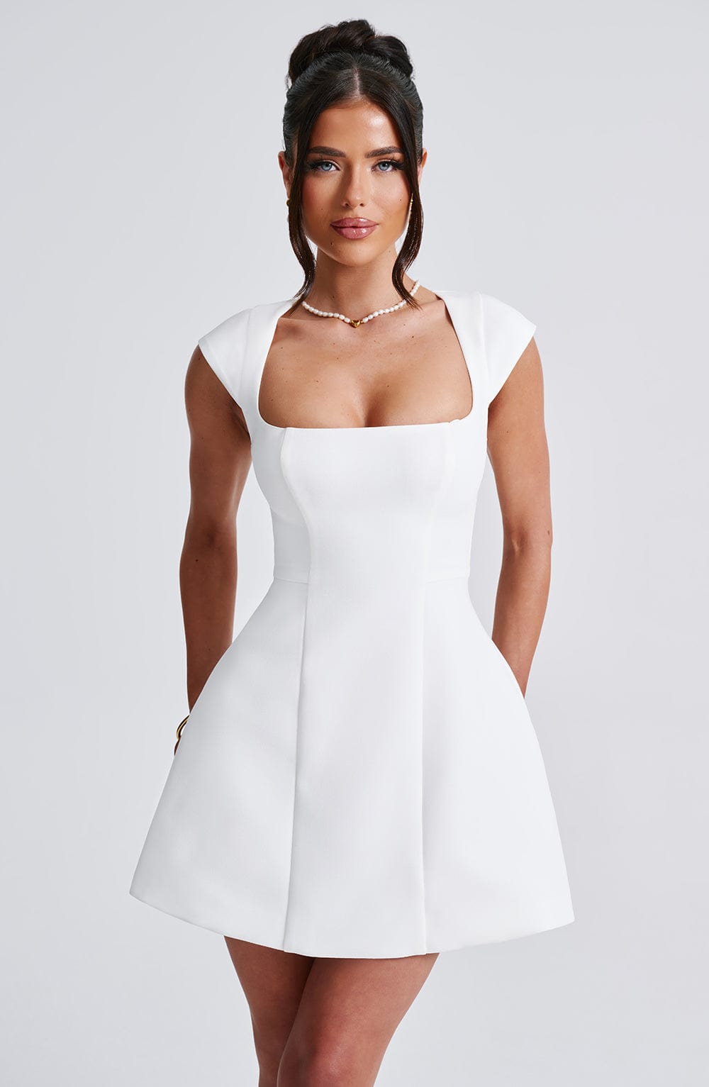 Vestido Mini Marfil Cuadrado Casquillo Lena