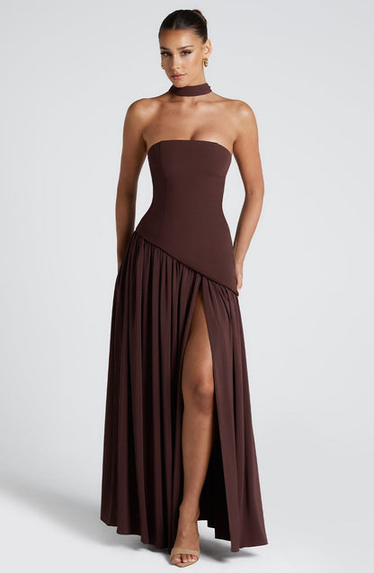 Brown strapless satin maxi dress with high slit and sculpted waist – AURÉLE by Moudier

