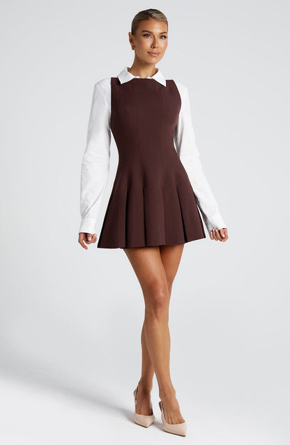Vestido Mini Ciruela Barco Plisado Romina