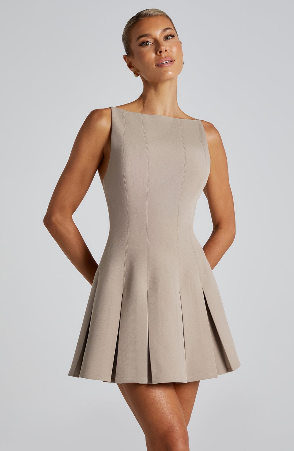 Vestido Mini Gris Topo Barco Plisado Romina