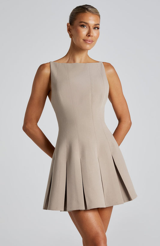 Vestido Mini Gris Topo Barco Plisado Romina
