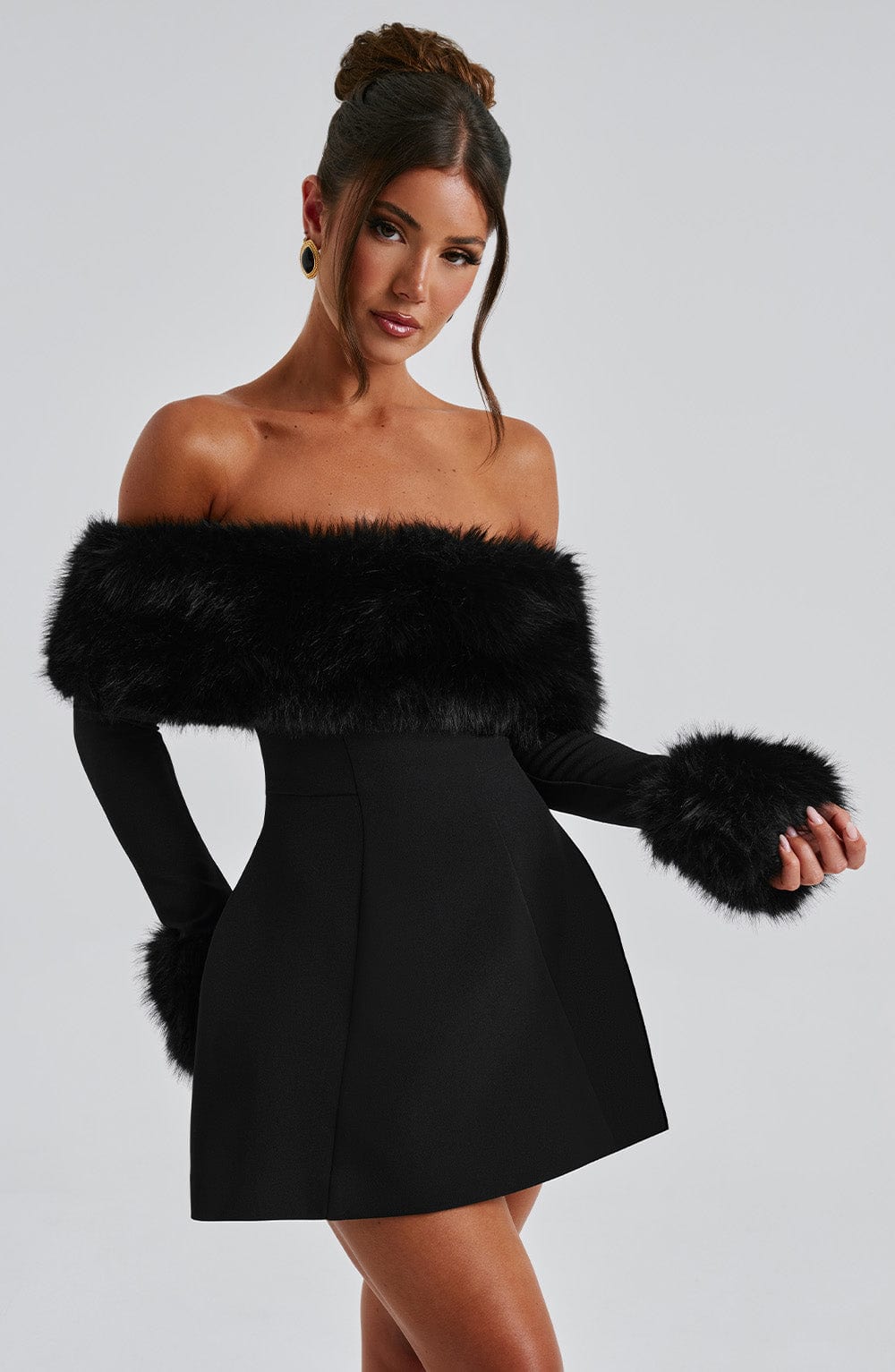 Vestido Mini Negro Bardot Piel Valeria