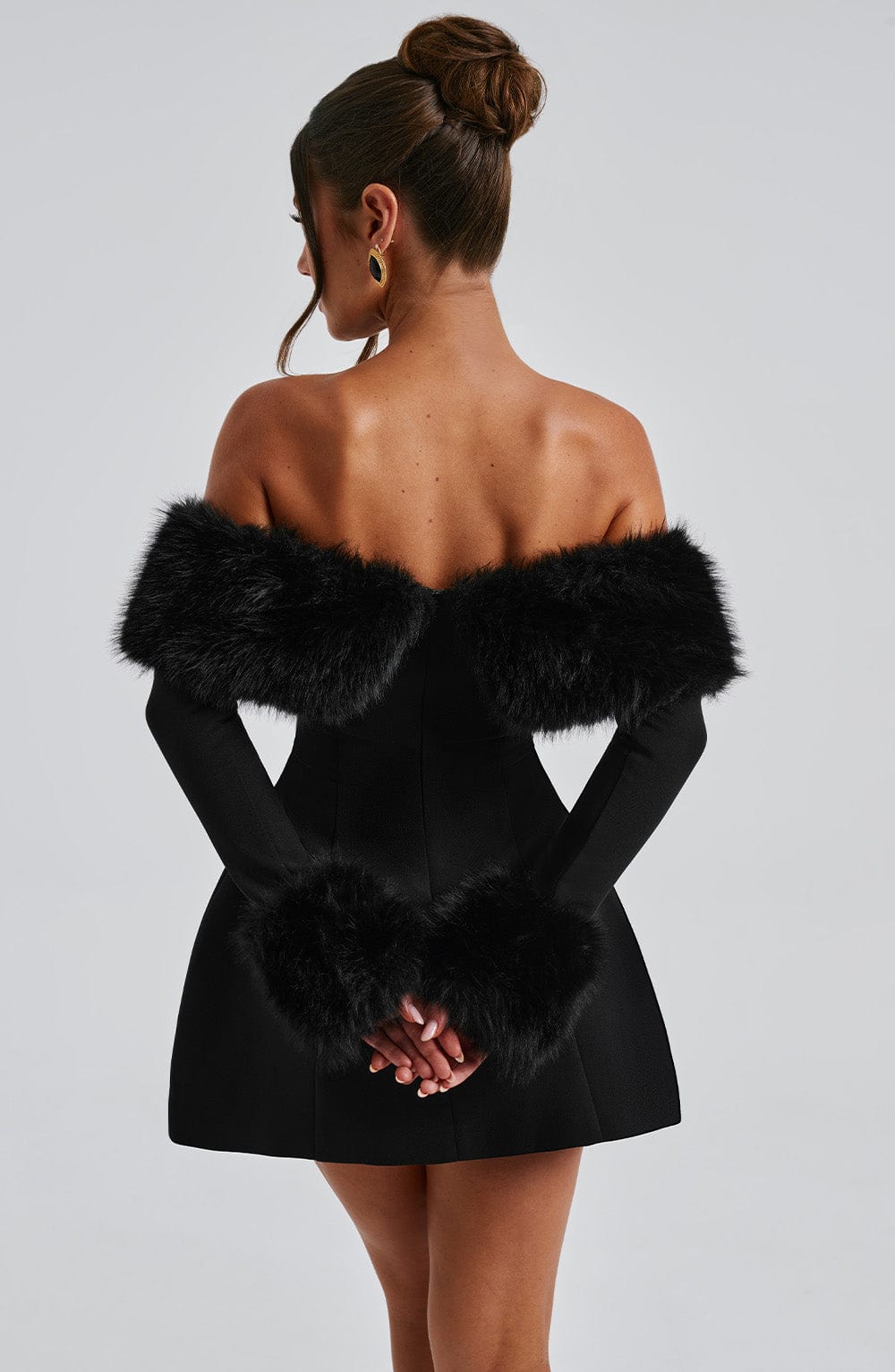Vestido Mini Negro Bardot Piel Valeria