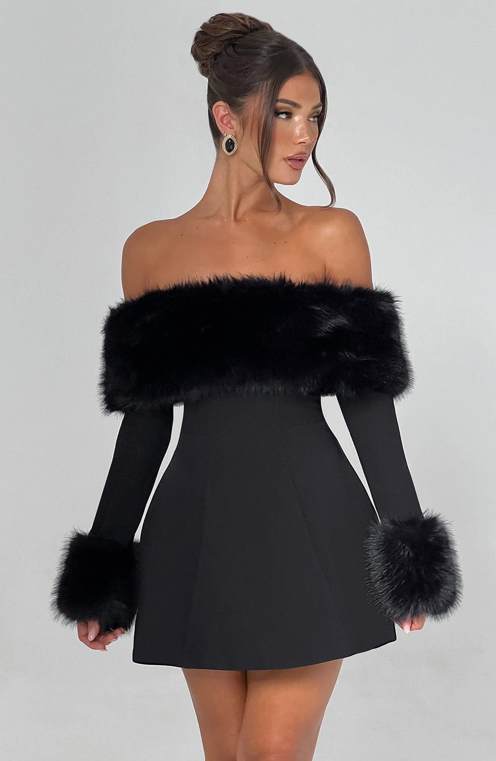 Vestido Mini Negro Bardot Piel Valeria
