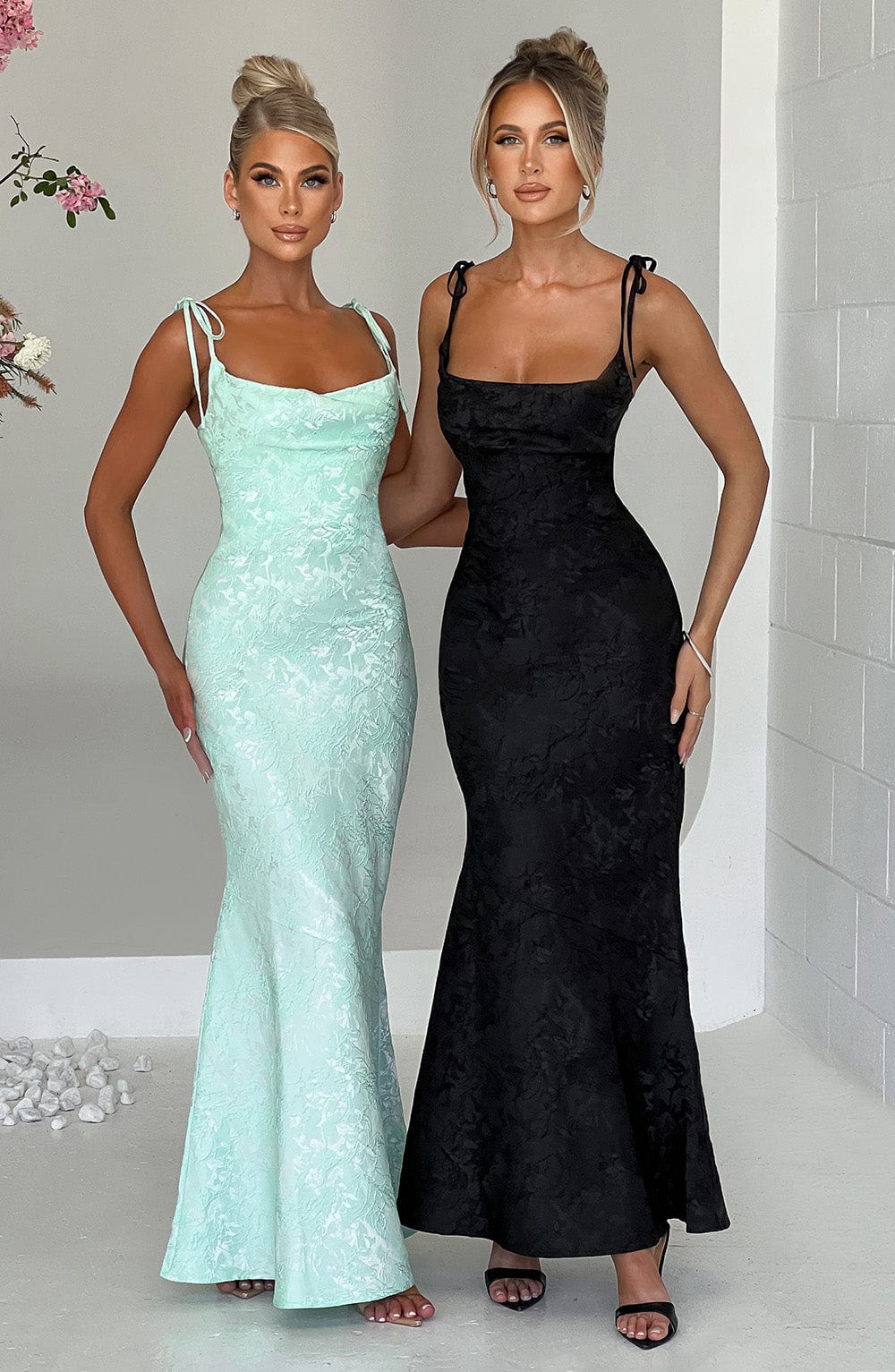Vestido Maxi Negro Jacquard Drapeado Valentina